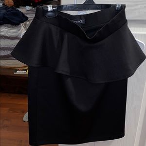 Skirt with ruffle